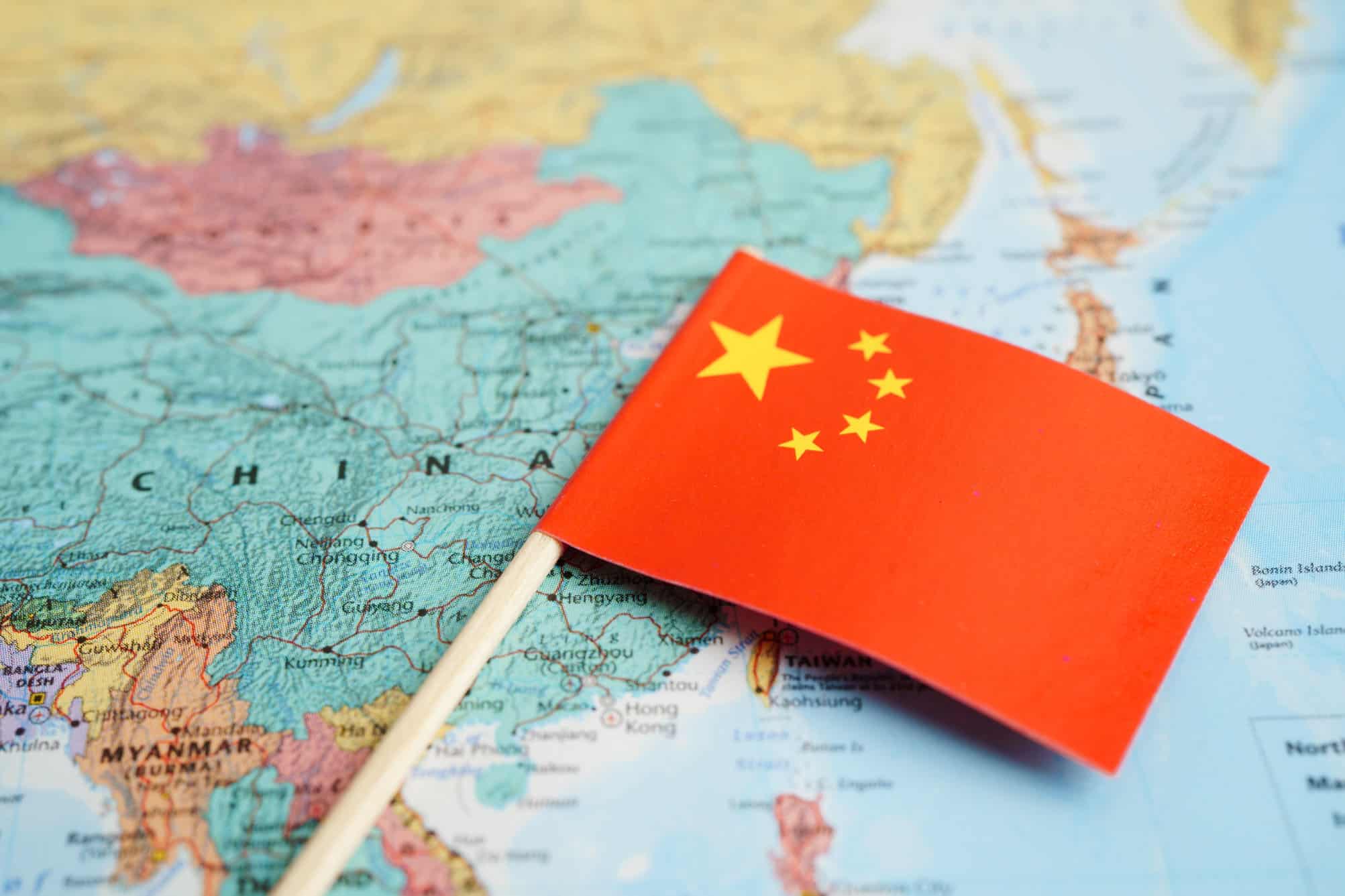 Robôs Humanoides China: Gigante Asiático Acelera Corrida e Redefine Mercado Global