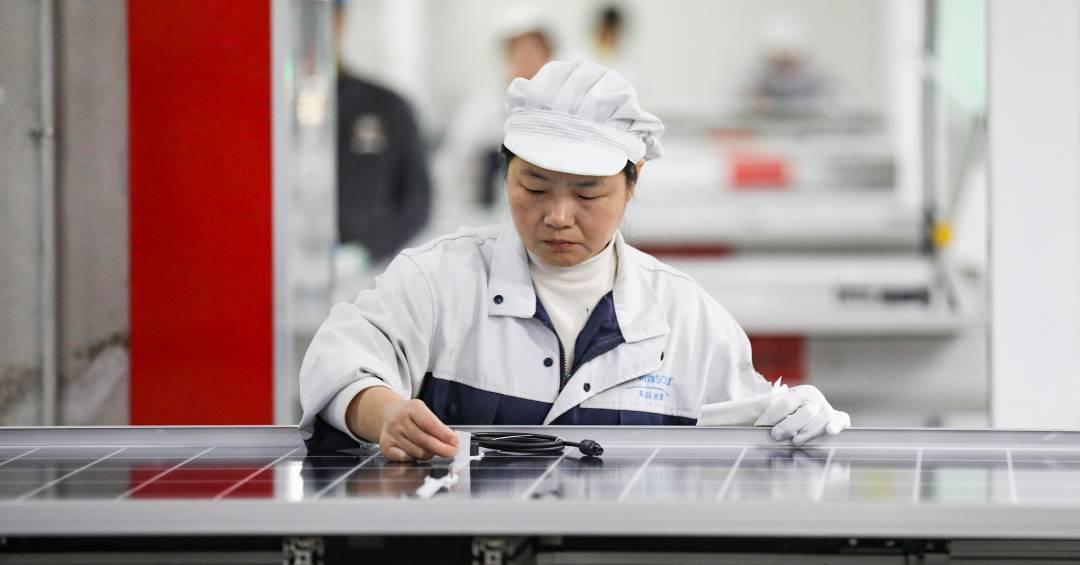 Carros elétricos | China lança plano verde com 30% de frota até 2030