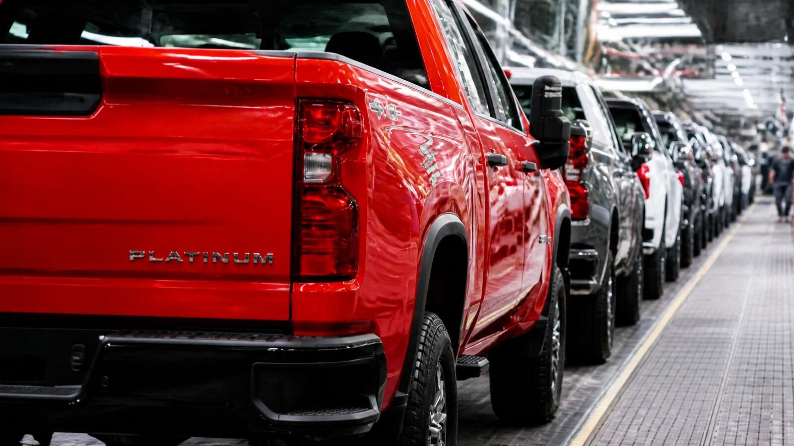 General Motors exige índice 4.5 de robôs e IA de fornecedores