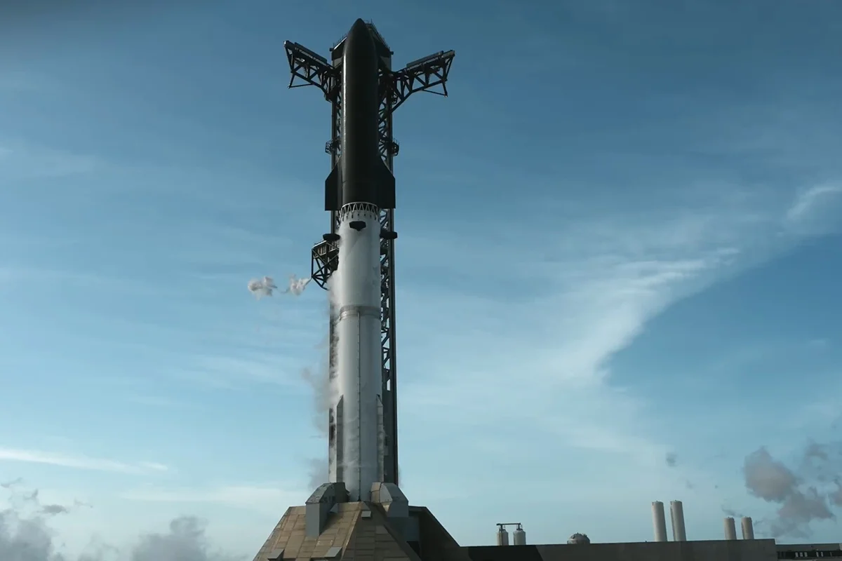 Starship: SpaceX adia voo de teste após imprevisto com motores