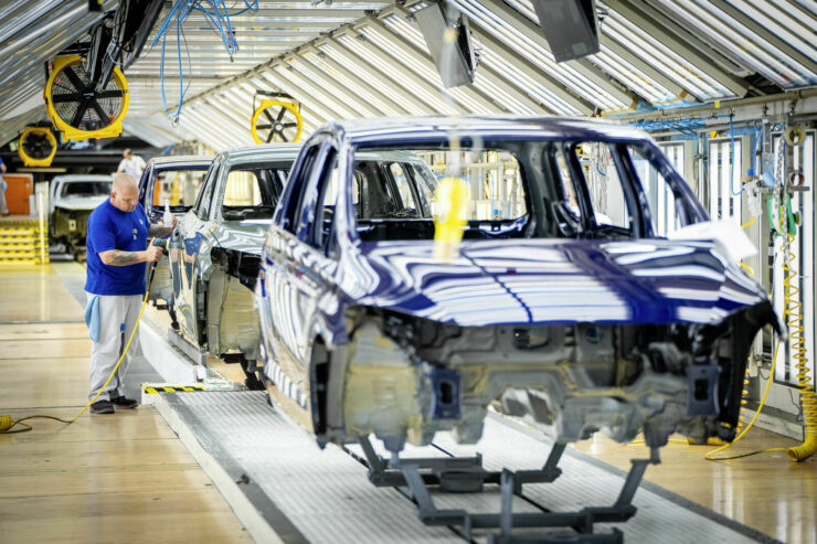 Autotechs Avançam: Crise das Montadoras Tradicionais e o Futuro da Indústria Automotiva
