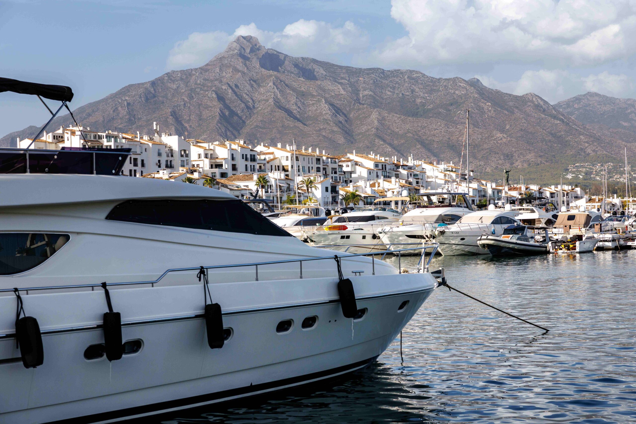 Costa del Sol: De Paraíso Milionário a Polo de Tecnologia com m² em Disparada
