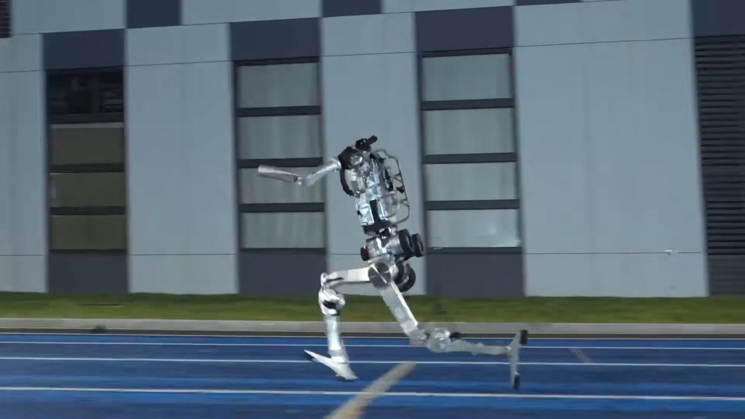 Robô Humanoide Superman da Unitree supera Usain Bolt em velocidade e salto