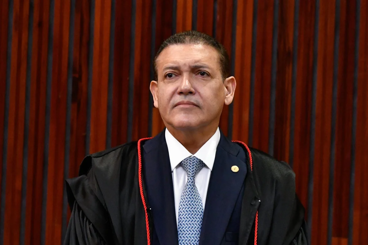 Deepfakes Eleições: TSE Debate Regras para IA e Combate à Desinformação
