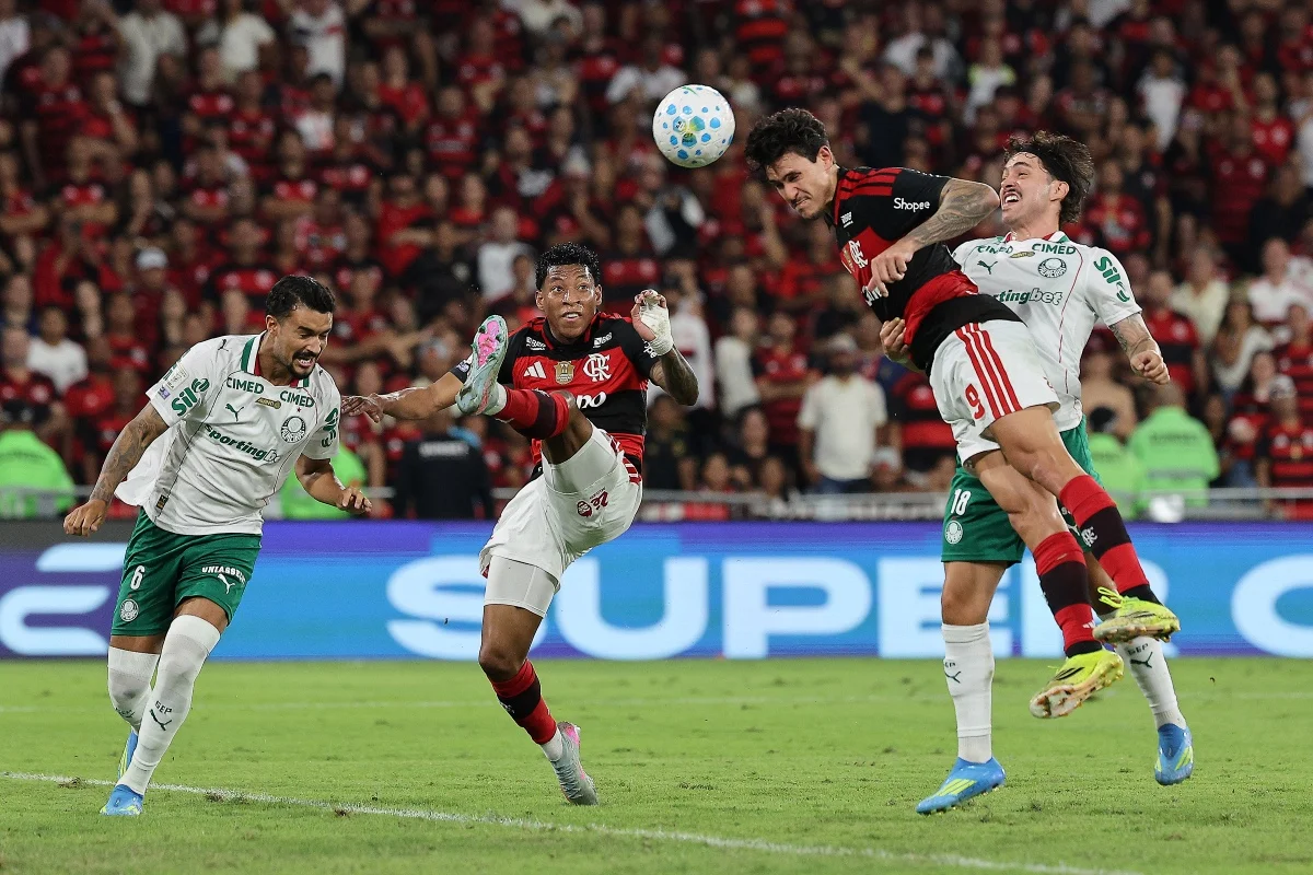 Flamengo e Palmeiras: Sequências decisivas na reta final do Brasileirão