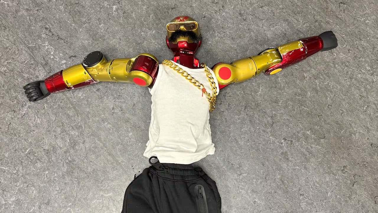 Robô humanoide gera investigação policial após tocar adolescente na Alemanha